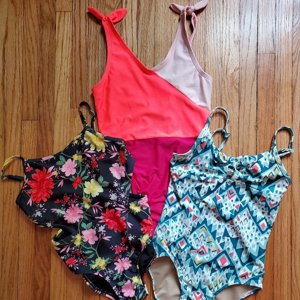 Girls Swimsuits Lot Size 6/7 (S)